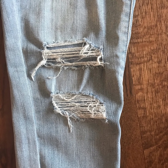 Levi’s High Rise Distressed Skinny Jeans - Picture 3 of 8